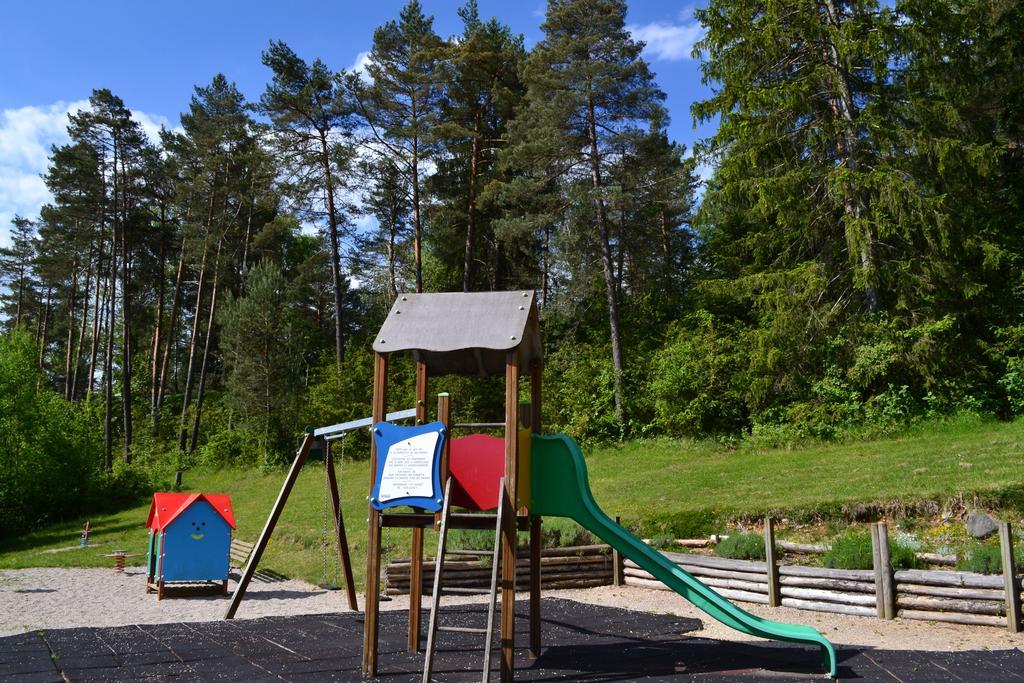 Vvf Jura Lac De Vouglans Maisod Kültér fotó